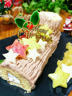市販のロールケーキで簡単ブッシュドノエル-レシピのメイン写真