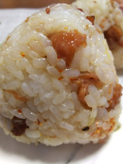 焼き鳥缶でちゃちゃっと ねぎま風おにぎり-レシピのメイン写真