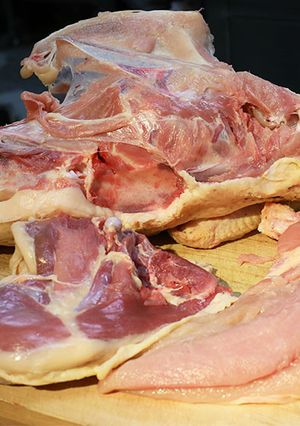 468食材■ブレス産七面鳥のさばき方-レシピのメイン写真