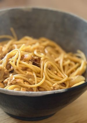 混ぜるだけで濃厚！豆腐ガリバタ醤油パスタ-レシピのメイン写真