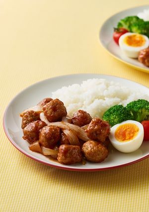 肉団子と玉ねぎのケチャップ炒め-レシピのメイン写真
