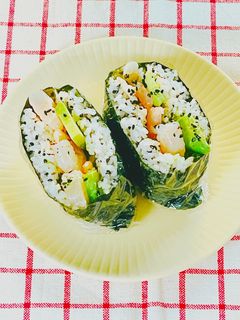 ごまたっぷり!エビアボカドおにぎりサンド-レシピのメイン写真