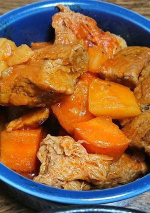 豚肩ロースと山伏だけと根菜のトマト煮込み-レシピのメイン写真