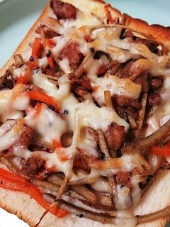 残ったきんぴらごぼうのチーズトースト-レシピのメイン写真