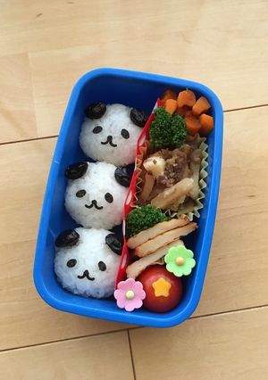 キャラ弁＊黒豆DEパンダ-レシピのメイン写真