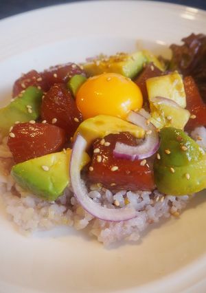 マグロとアボカドのアヒポキ丼-レシピのメイン写真