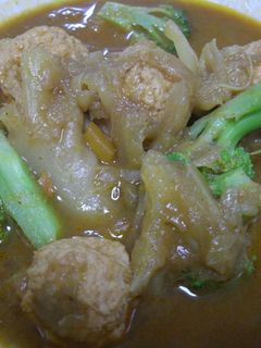 鶏団子とキャベツのカレースープ-レシピのメイン写真