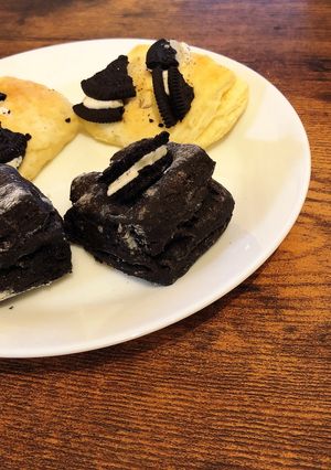 白と黒の米粉オレオスコーン-レシピのメイン写真