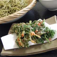 A picture of 人参葉のかき揚げ.