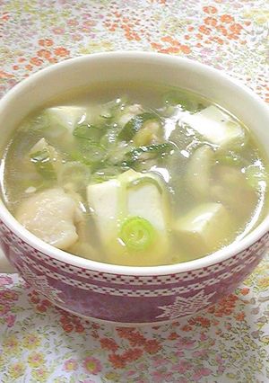 寒い日も体ポカポカ！豆腐と鶏の中華スープ-レシピのメイン写真
