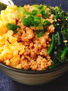 豚ひき肉で!焼肉屋さんの韓国風三色丼-レシピのメイン写真