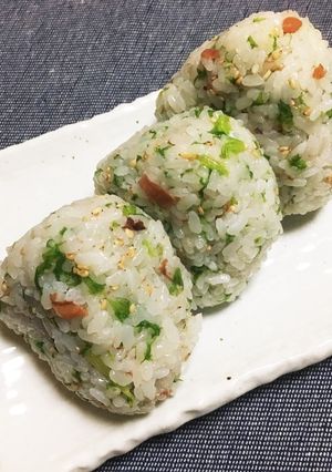 梅とわさび菜のおにぎり♪-レシピのメイン写真
