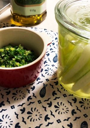 セロリの簡単ピクルスと葉っぱの塩きんぴら-レシピのメイン写真