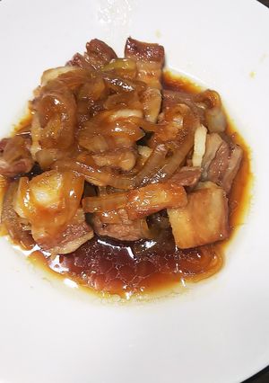 豚バラ塊と玉ねぎのニンニクたっぷり煮-レシピのメイン写真