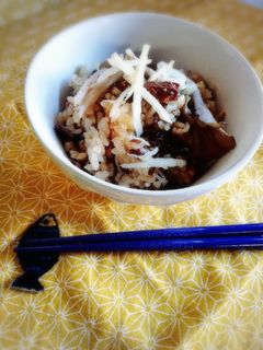 サンマ缶とキノコで簡単炊き込み御飯-レシピのメイン写真