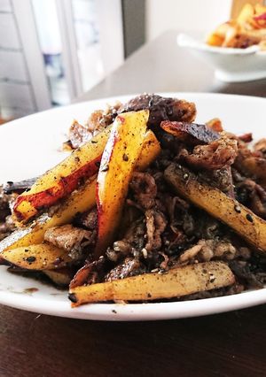 簡単！さつまいもと牛肉の黒胡麻和え-レシピのメイン写真