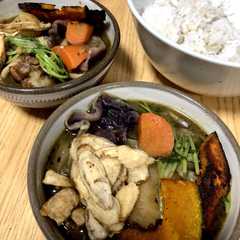รูปของ 炭火焼鶏で○本格香ばしいスープカレー！