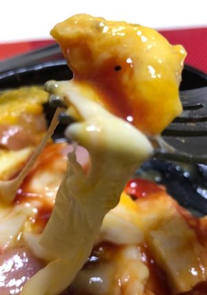 コンビニ食材で☆スキレットチーズオムレツ-レシピのメイン写真