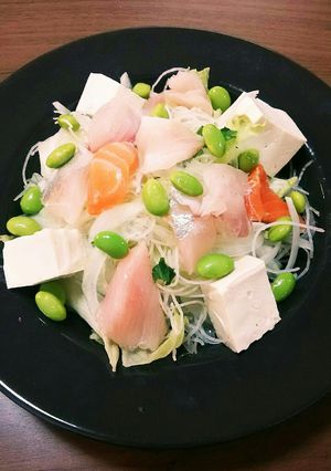 お刺身と豆腐と枝豆の飲ん兵衛サラダ。-レシピのメイン写真
