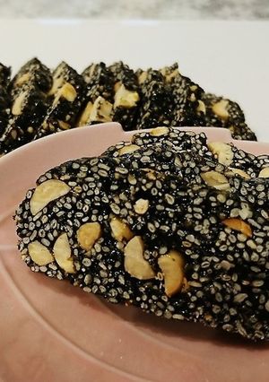 黒ごまピーナッツ飴-レシピのメイン写真