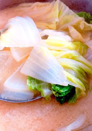 優しいお味♪白菜と大根のごま味噌汁-レシピのメイン写真