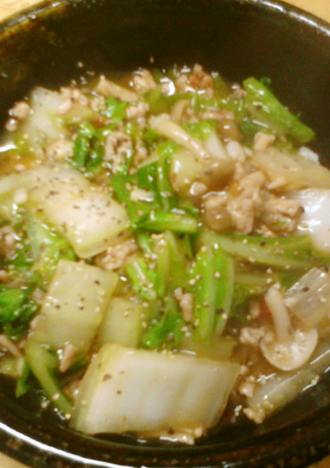 簡単昼食　白菜しめじ豚肉の牡蠣油炒め丼-レシピのメイン写真