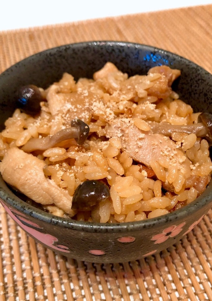 鶏としめじの照り焼き炊き込みご飯-レシピのメイン写真