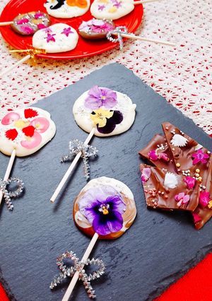 パーティにぴったり♡フラワーチョコ-レシピのメイン写真