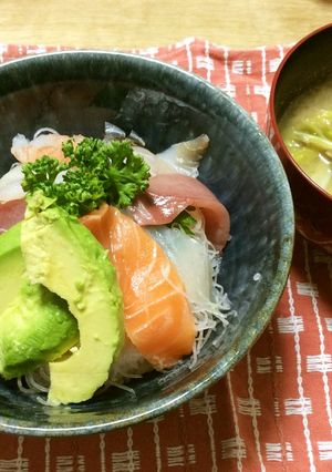 66、お刺身の盛り合わせで海鮮丼と豚汁-レシピのメイン写真