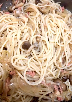 海外でも？キノコとツナの和風パスタ-レシピのメイン写真