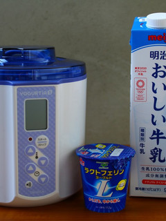 森永ラクトフェリンと牛乳でヨーグルト-レシピのメイン写真