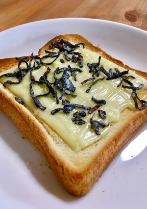 【おかずパン】塩こんぶチーズonトースト-レシピのメイン写真