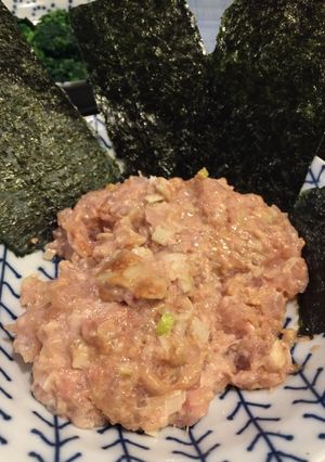 カワハギの肝入なめろうのモロヘイヤ添え-レシピのメイン写真