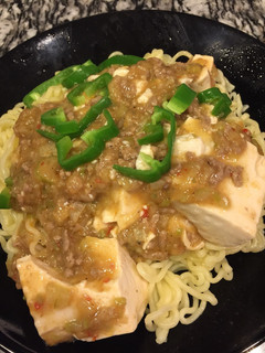 レンジだけ!余った麻婆豆腐乗せ焼きそば-レシピのメイン写真