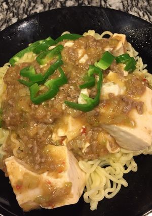 レンジだけ！余った麻婆豆腐乗せ焼きそば-レシピのメイン写真