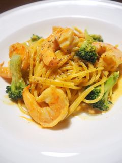 エビとブロッコリーのピリ辛クリームパスタ-レシピのメイン写真