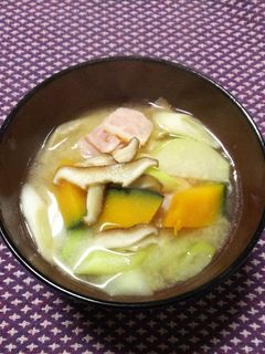コールラビとベーコンのお味噌汁-レシピのメイン写真