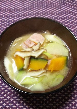 コールラビとベーコンのお味噌汁-レシピのメイン写真