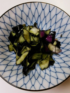 茄子の皮が余ったら~塩揉みで☆-レシピのメイン写真