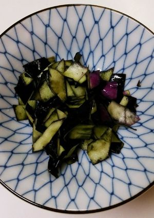 茄子の皮が余ったら~塩揉みで☆-レシピのメイン写真