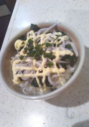 幼児も大好き！ひと椀で栄養♥しらす丼-レシピのメイン写真
