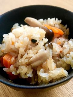 【入れるだけ】きのこの炊き込みご飯-レシピのメイン写真