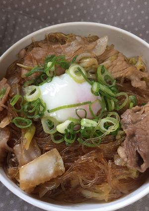 節約簡単☆バター香る豚肉と春雨ですき煮-レシピのメイン写真