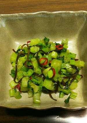 唐辛子でピリッ！かぶの葉の塩昆布炒め-レシピのメイン写真