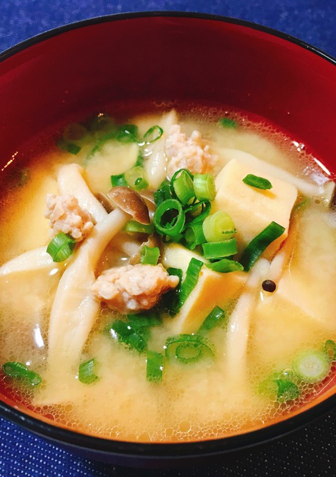 本だしで簡単！きのこと高野豆腐の味噌汁-レシピのメイン写真