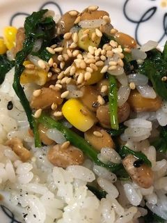 納豆とかき菜の胡麻和えのまぜご飯-レシピのメイン写真