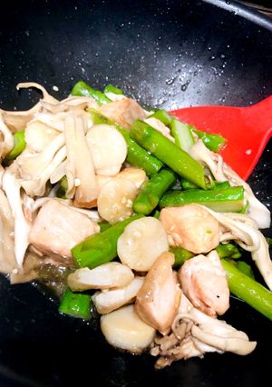 サーモン帆立アスパラの塩にんにく炒め★-レシピのメイン写真