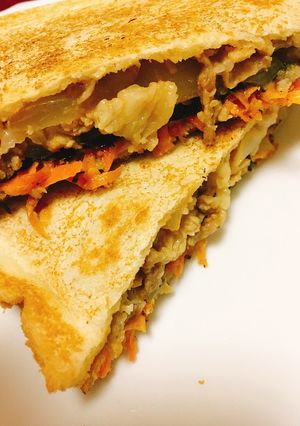 味噌マヨ豚コマと人参ごぼうのホットサンド-レシピのメイン写真