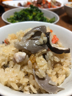具材は切って入れるだけ!平茸炊き込みご飯-レシピのメイン写真