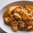 食べるラー油で簡単焼きうどん